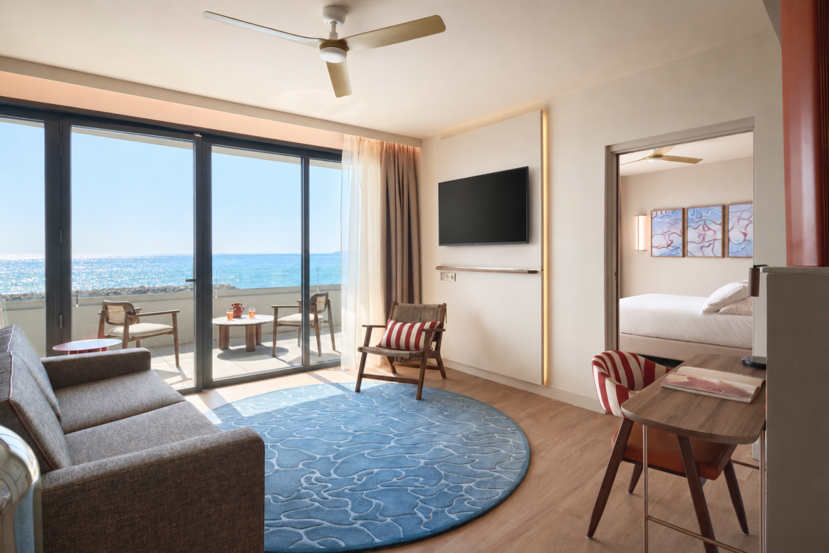 Suite vue mer avec salon hotel marina baie des anges