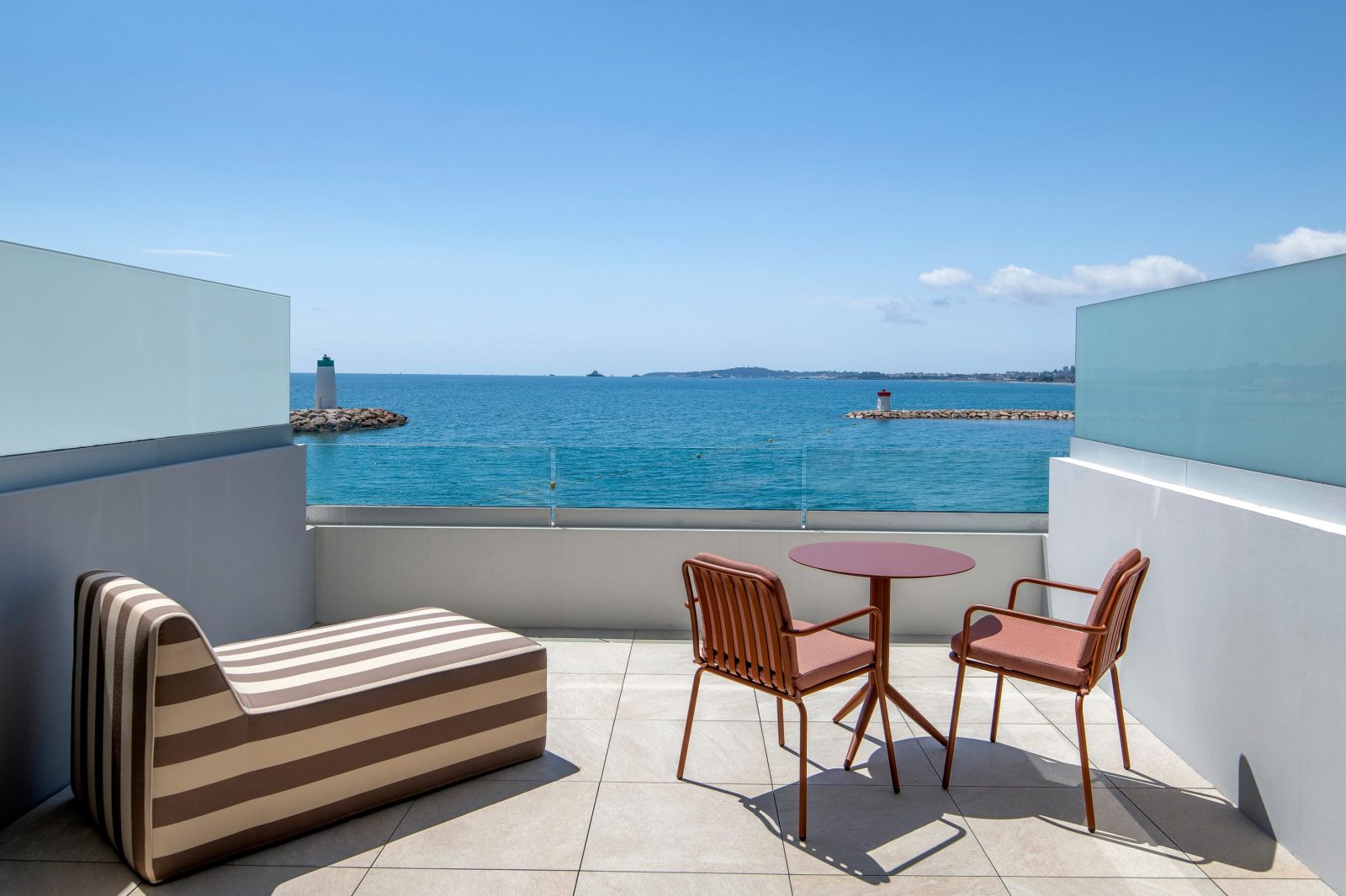 Chambre vue mer avec terrasse privée, Marina Baie des Anges Hôtel, Côte d'Azur