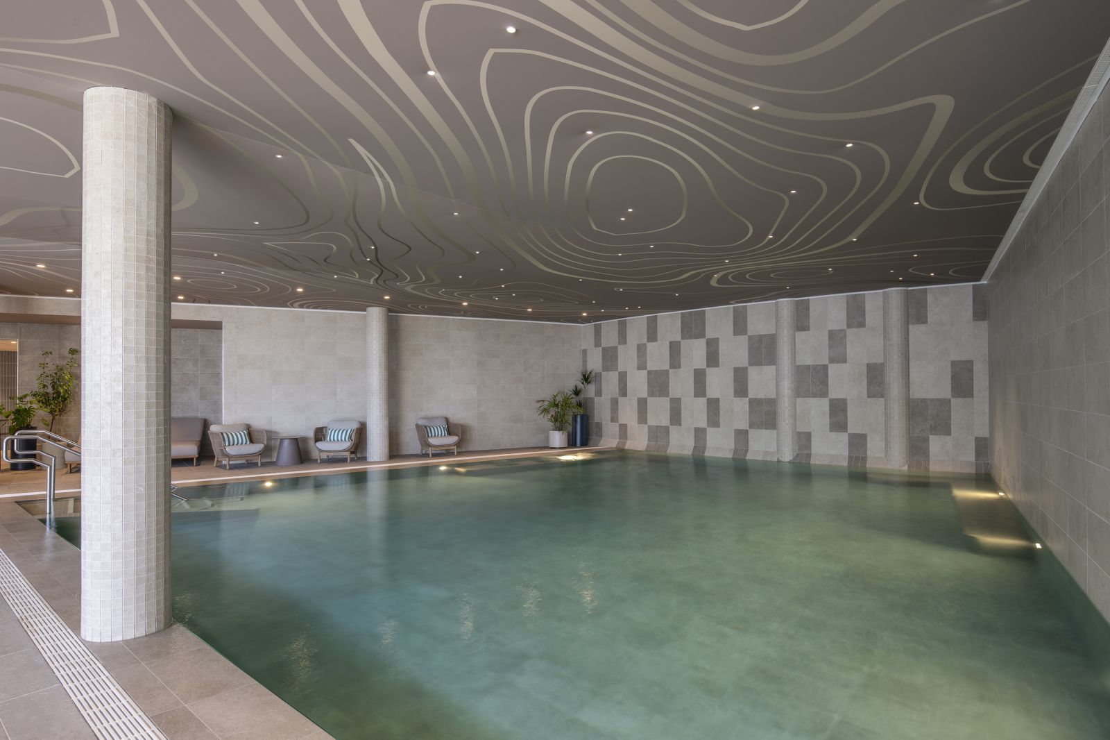 piscine intérieure du spa Comfort Zone, Marina Baie des Anges Hôtel