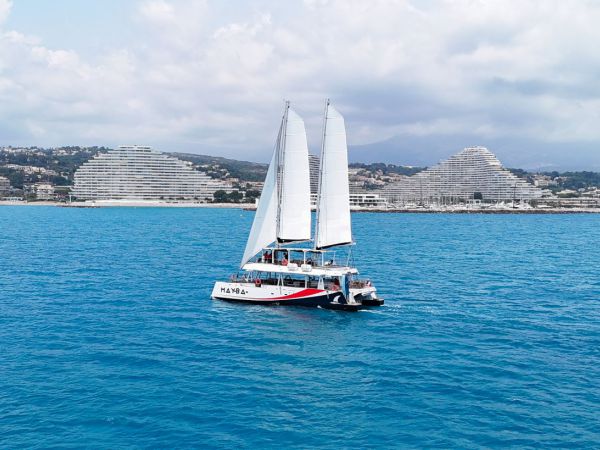 Catamaran - Marina Baie des Anges H�tel