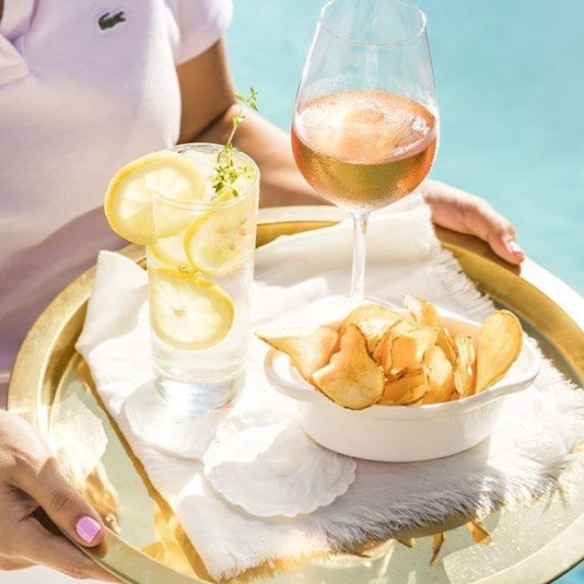 Cocktails et mise en bouche, NAPA Bar & Beach Club, Marina Baie des Anges H�tel, C�te d'Azur