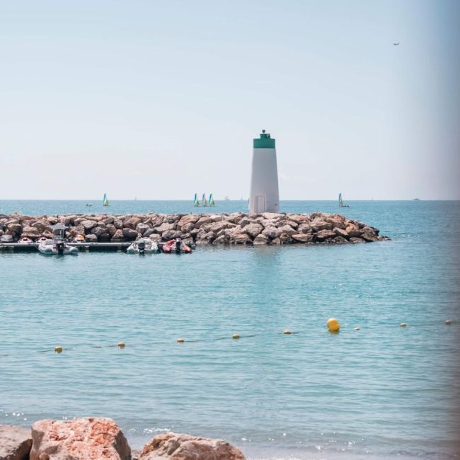 Phare dans M�diterran�e, Marina Baie des Anges H�tel, Villeneuve-Loubet