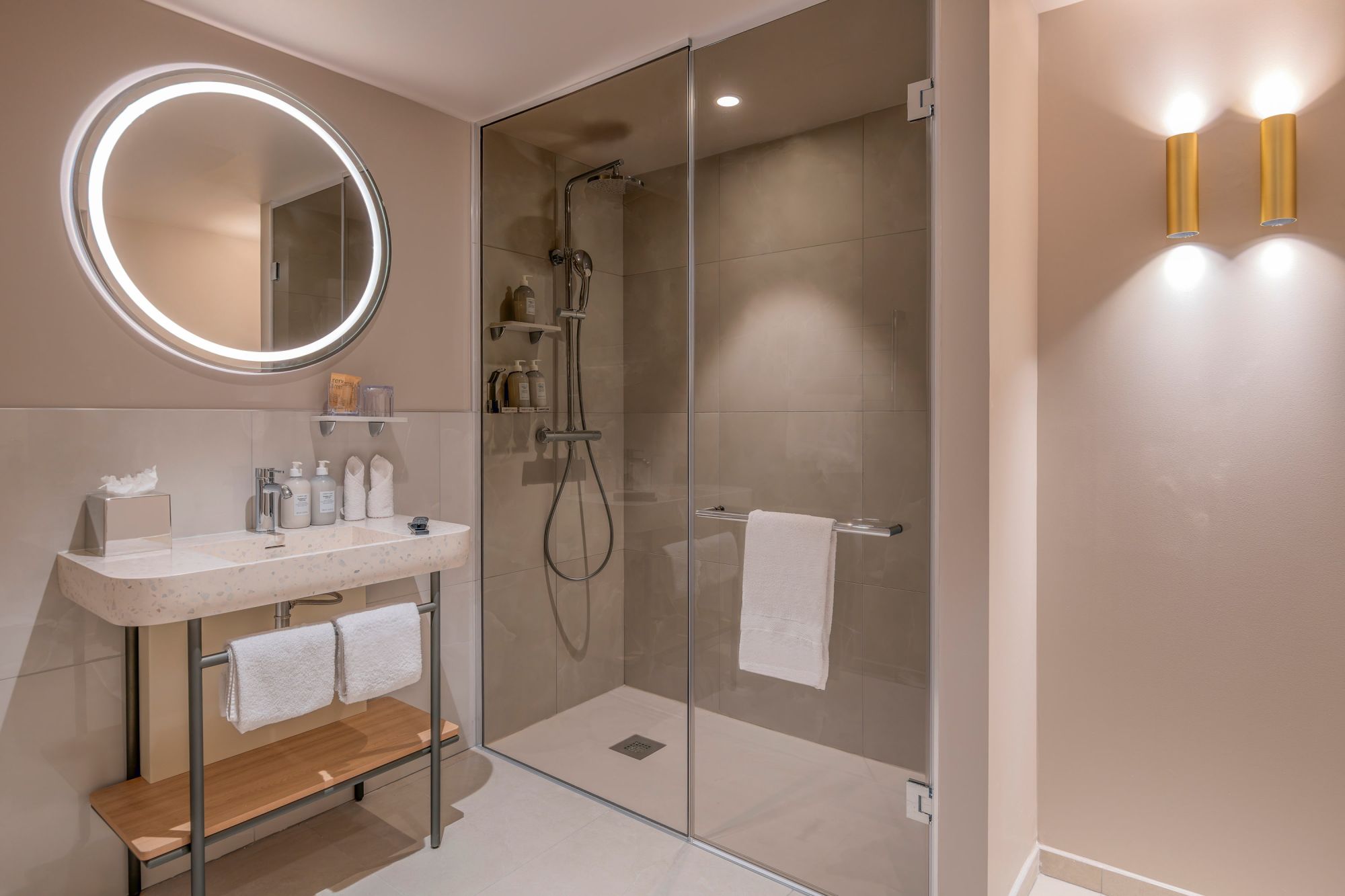 Salle de douche chambre, Marina Baie des Anges Hôtel