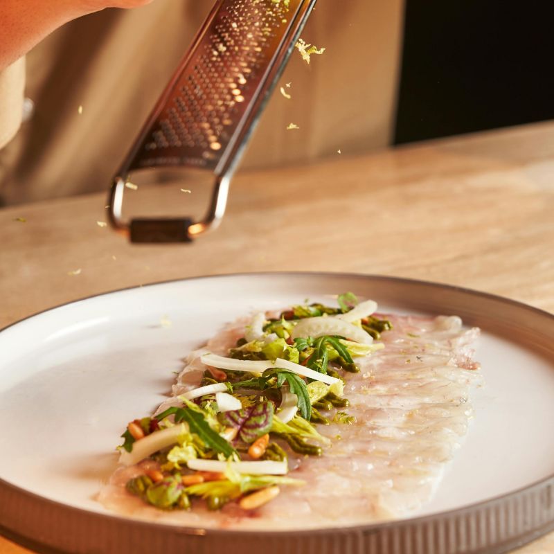 Carpaccio de poisson citronn�, cuisine m�diterran�enne NAPA Restaurant, Marina Baie des Anges H�tel, C�te d'Azur