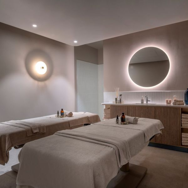 Tables de massage, soin comfort zone, marina baie des anges hotel villeneuve loubet
